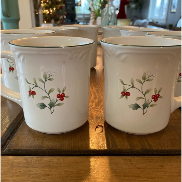 Pfaltzgraff Wintergreen mugs x8 - Picture 2 of 4